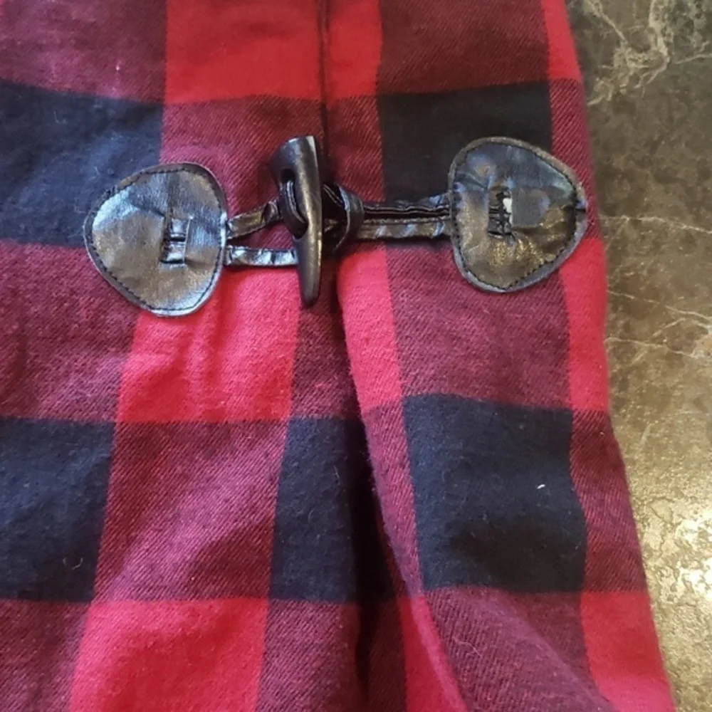 Used dog sweater‎ size small